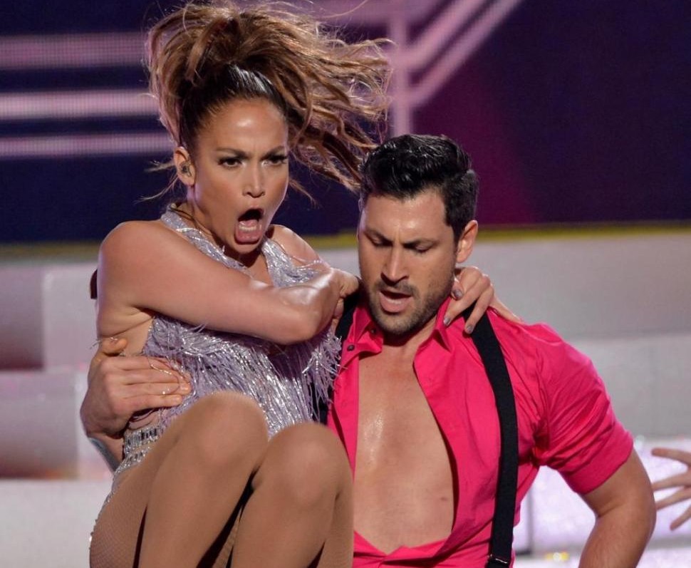 Chia tay “phi công trẻ”, Jennifer Lopez có ngay tình mới?