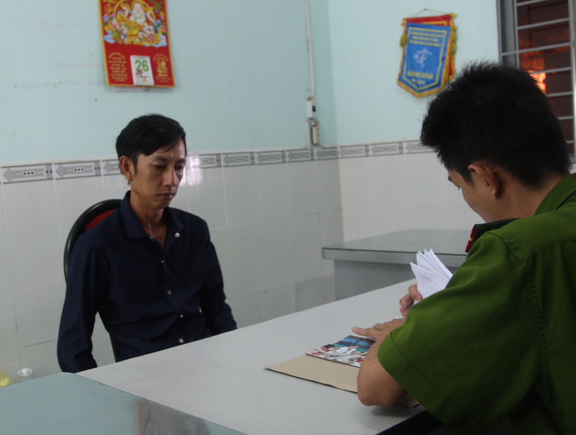 Bị chồng siết cổ chết vì vẫn nhớ nhung tình cũ
