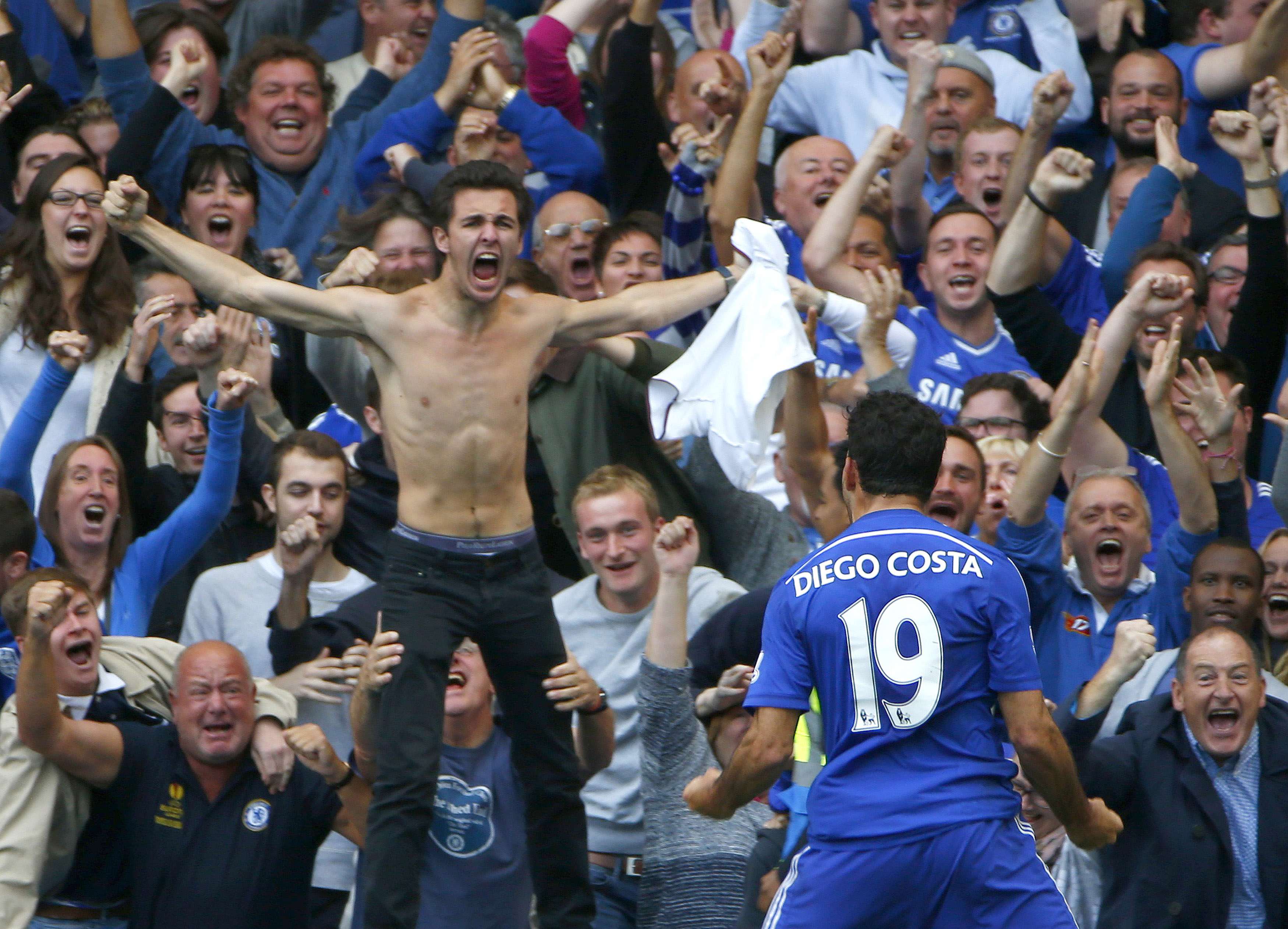Costa ghi bàn vào lưới Arsenal, đây là bàn thắng thứ 9 của tiền đạo này cho Chelsea