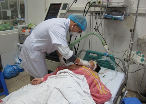 Điều trị bệnh nh&acirc;n nhiễm virus c&uacute;m A/H5N1