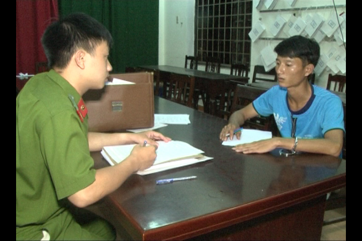 Cụ bà bị cướp tiền ngay tại nhà