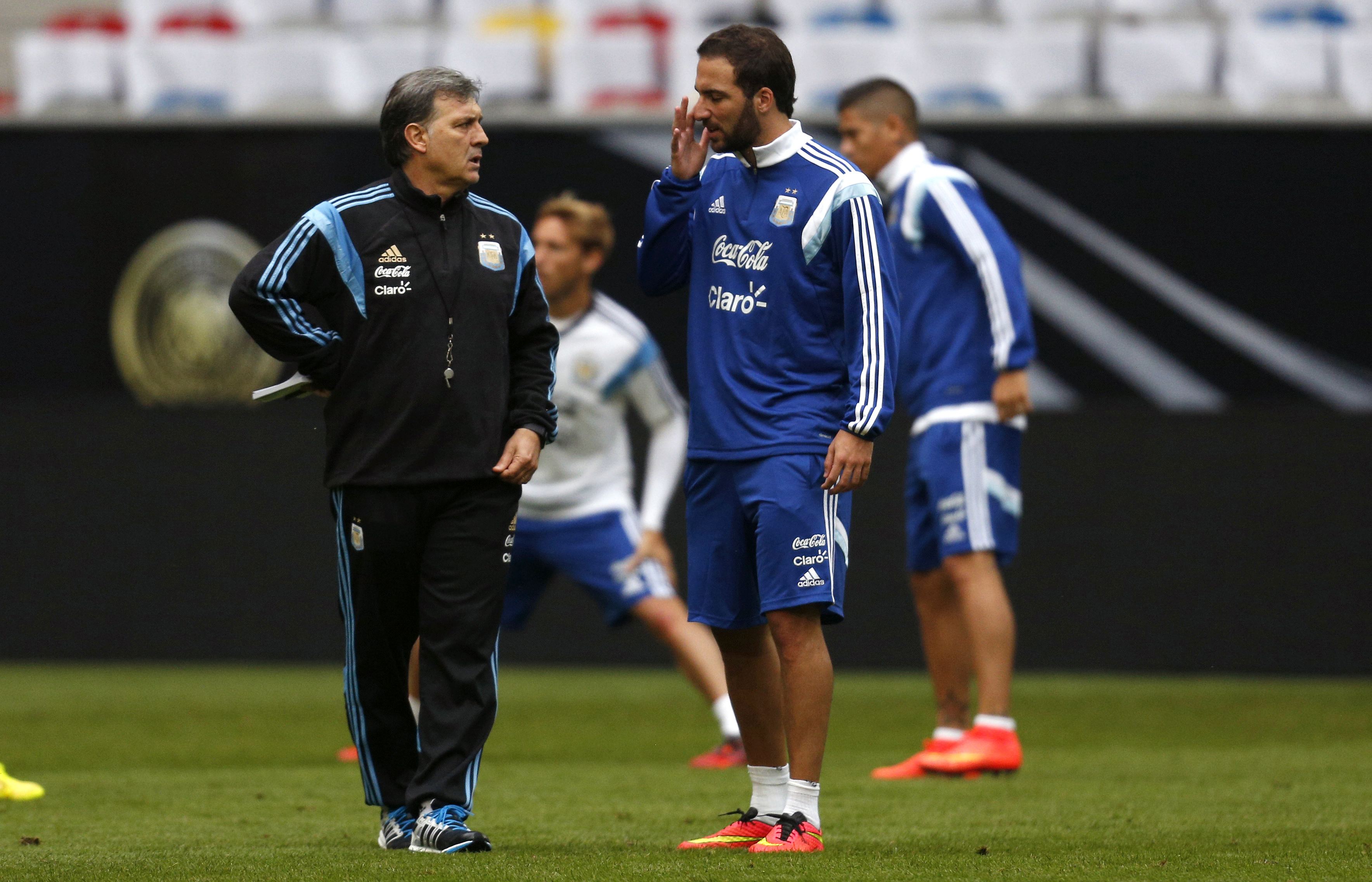 Vắng Messi, nhiệm vụ ghi b&agrave;n sẽ đặt l&ecirc;n vai Higuain
