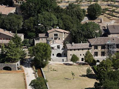 Lâu đài Chateau Miraval nơi cặp đôi vàng kinh doanh rượu và dự định tổ chức lễ cưới.