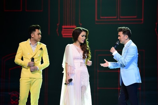 Đ&agrave;m Vĩnh Hưng h&aacute;t c&ugrave;ng H&agrave; Hồ v&agrave; Dương Triệu Vũ