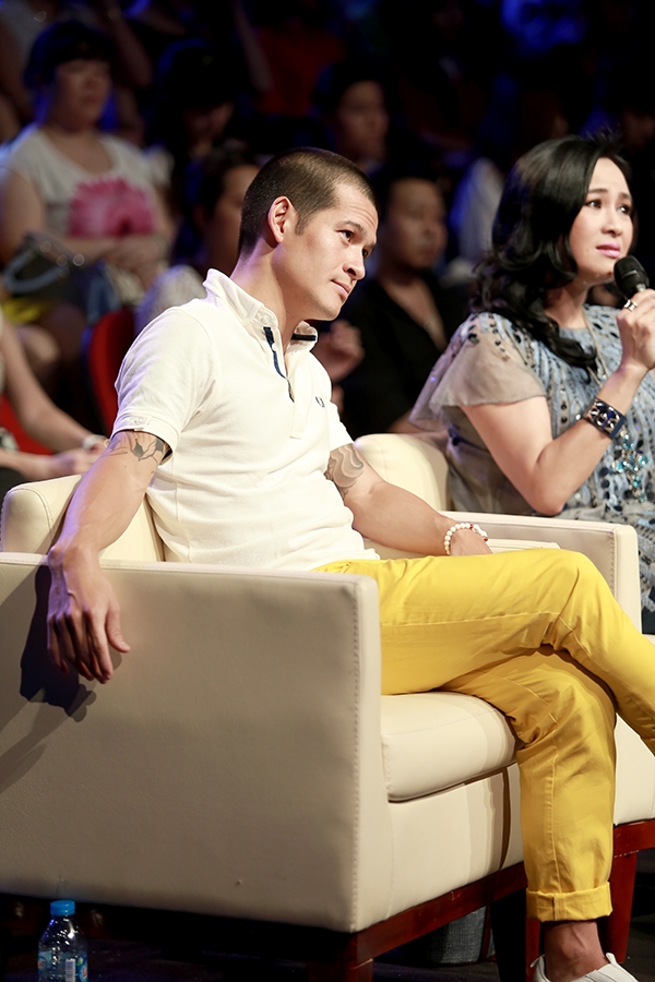 khi Thanh Lam l&ecirc;n tiếng ch&ecirc; th&iacute; sinh Minh Huyền h&aacute;t c&aacute;c nốt đều non, giọng chua th&igrave; đạo diễn Việt T&uacute; kh&ocirc;ng ngần ngại cho rằng Thanh Lam kh&oacute; t&iacute;nh với phụ nữ