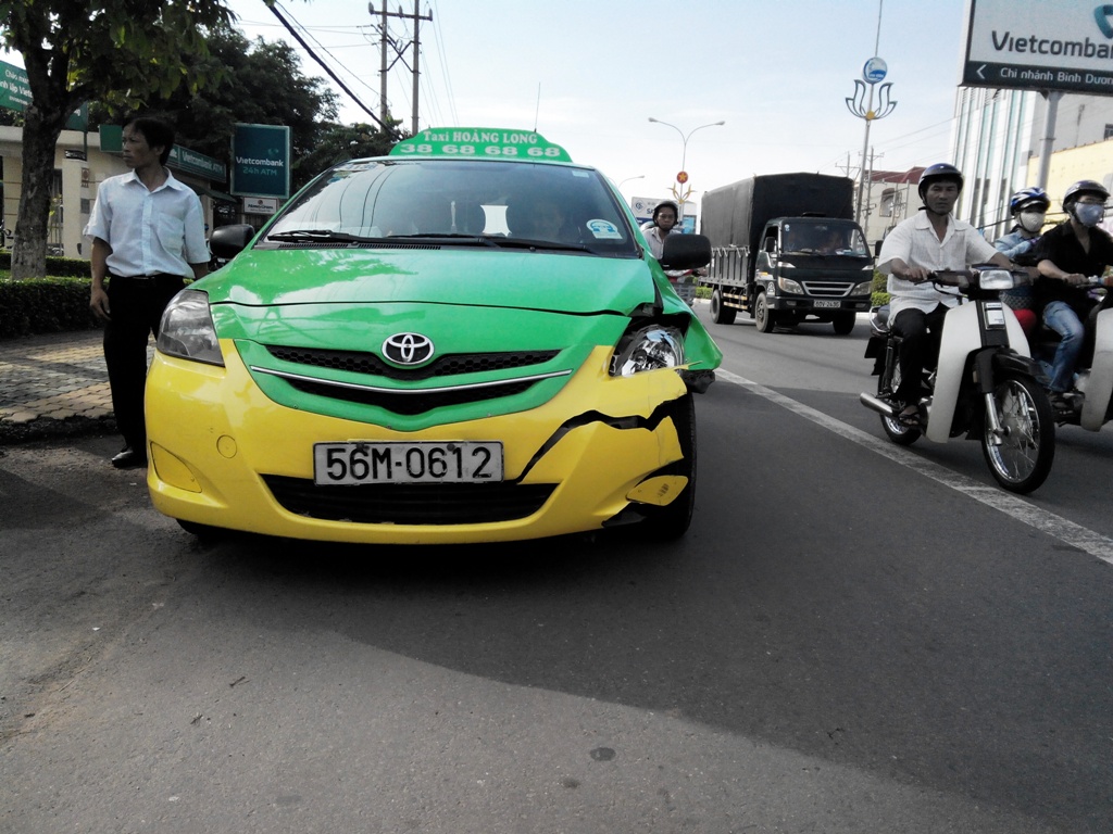 Tài xế taxi Hoàng Long bị nghi tông chết công nhân cây xanh