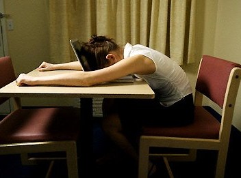 Bây giờ em vẫn một mình