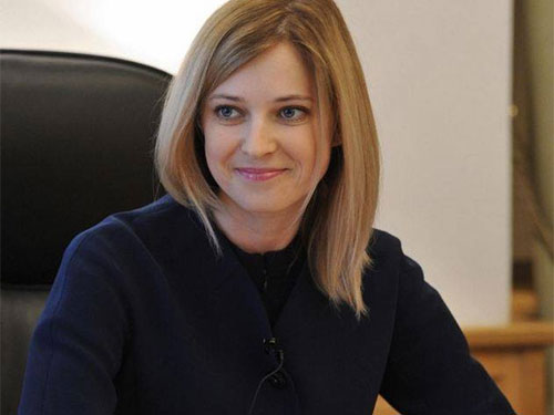 Crimea: Nữ bộ trưởng xinh đẹp lấn sân làng giải trí