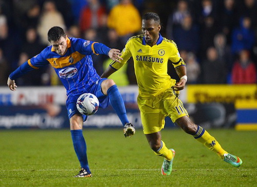 Drogba ghi b&agrave;n đầu hiệp hai, đưa Chelsea vượt l&ecirc;n