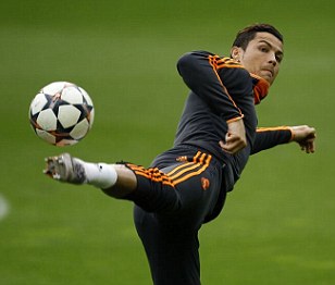 Ronaldo vắng mặt trận lượt về với Dortmund