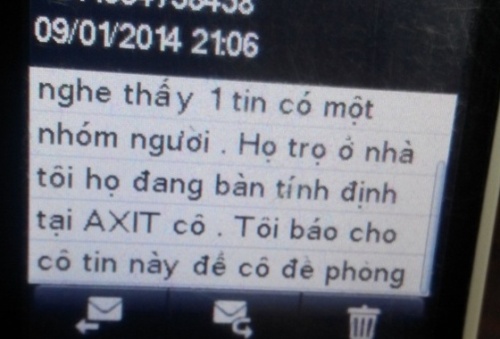 Con bị chém, mẹ bị dọa tạt axit