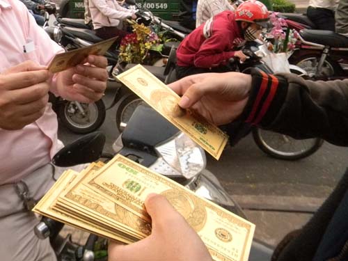 Loại đ&ocirc; v&agrave;ng may mắn b&aacute;n rất chạy trong dịp Tết Gi&aacute;p Ngọ. Ảnh: Ngọc &Aacute;nh