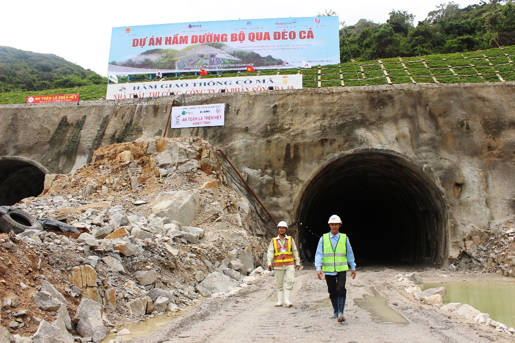 Đơn vị gi&aacute;m s&aacute;t l&agrave; Li&ecirc;n danh Apave &ndash; Dohwa &ndash; Tedi South kiểm tra kỹ thuật hầm Cổ M&atilde;