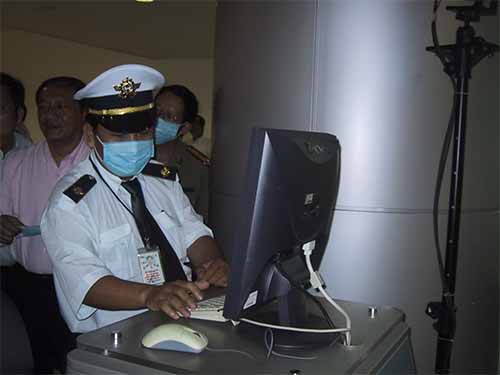 2 người vùng dịch Ebola vào Việt Nam được xuất viện