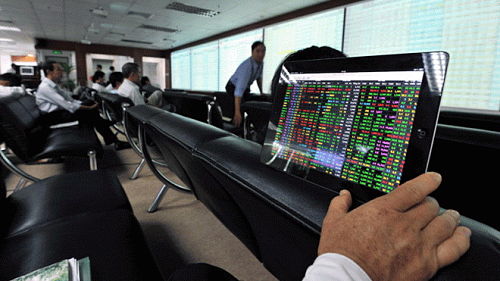 Gần 7.000 tỉ đồng rút khỏi chứng khoán