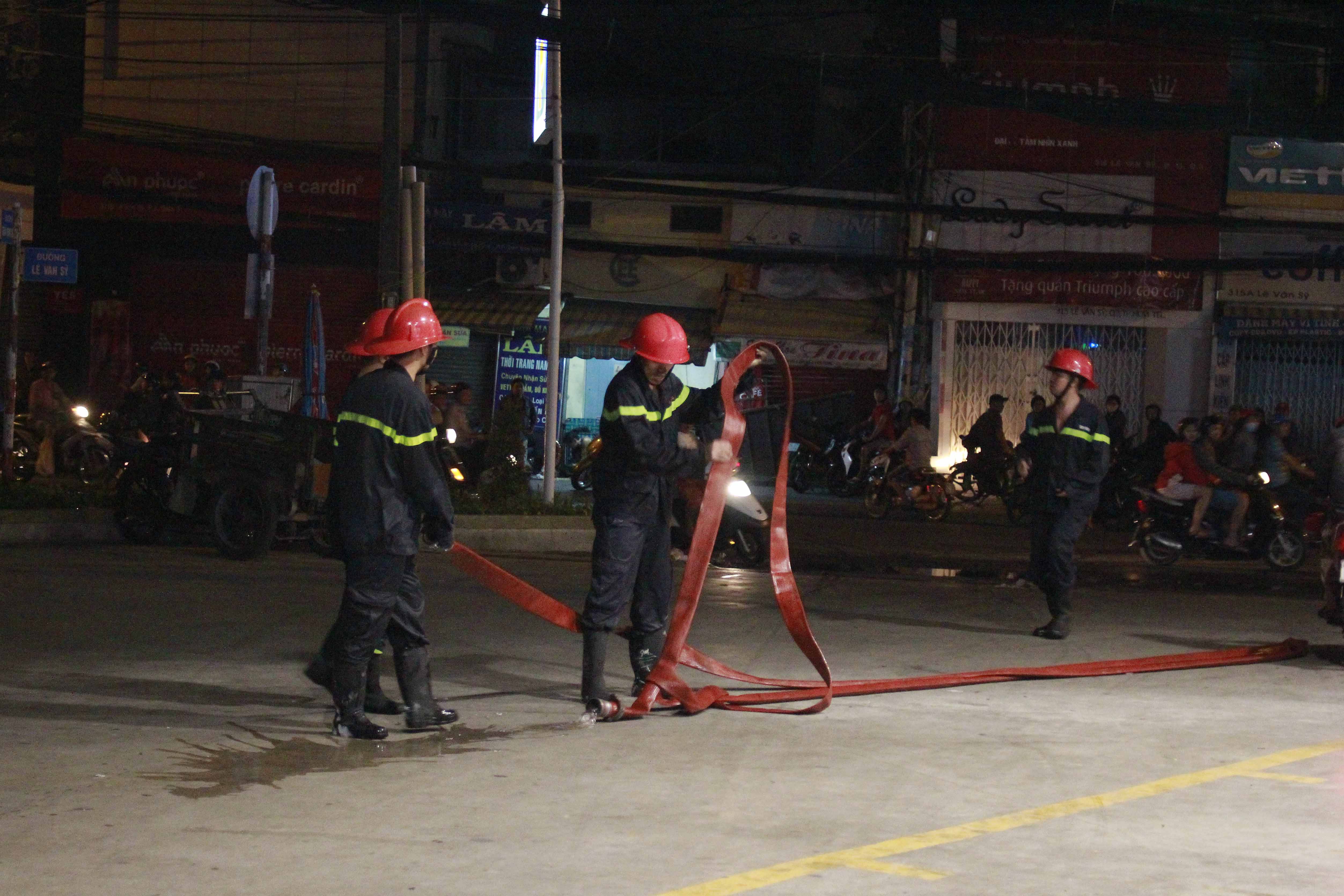 May mắn đ&aacute;m ch&aacute;y tại hẻm 18 Trần Quang Diệu quận 3 được dập tắt kịp thời. Ảnh: H.Triều
