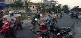Lãnh đòn thay cha, con trai bị đâm thủng tim