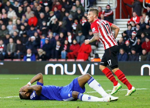 Vòng đấu kỳ lạ, Chelsea, Man City và M.U cùng hòa