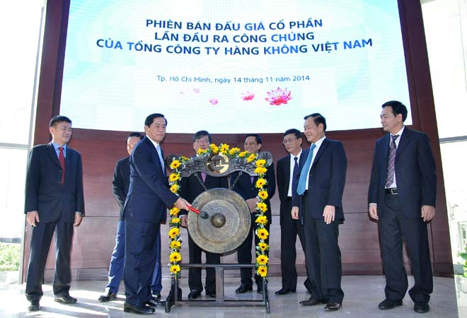 L&atilde;nh đạo Bộ Giao th&ocirc;ng Vận tải tham dự buổi IPO của Vietnam Airlines s&aacute;ng 14-11.