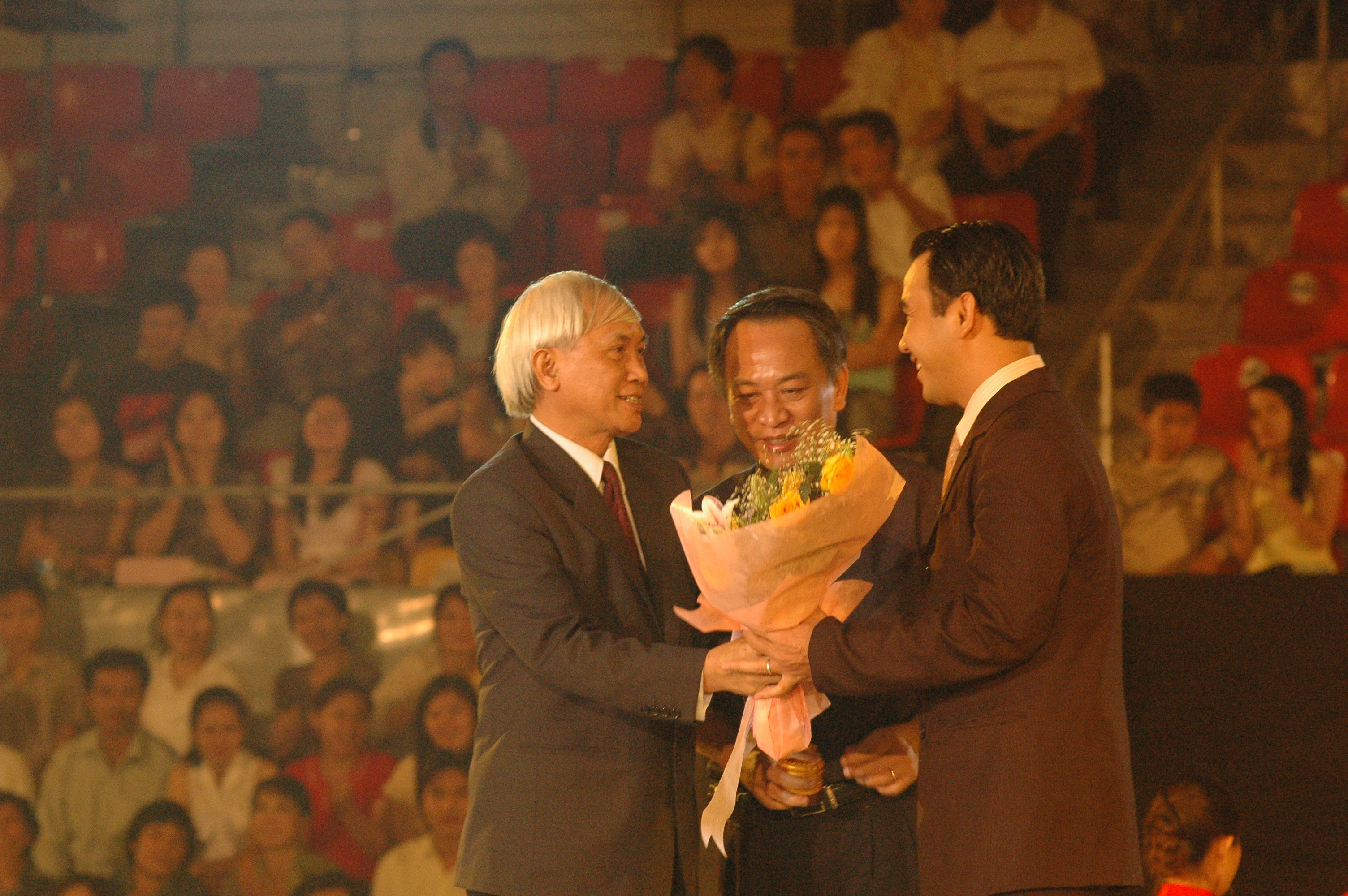 Quyền Linh tại Mai V&agrave;ng 2005