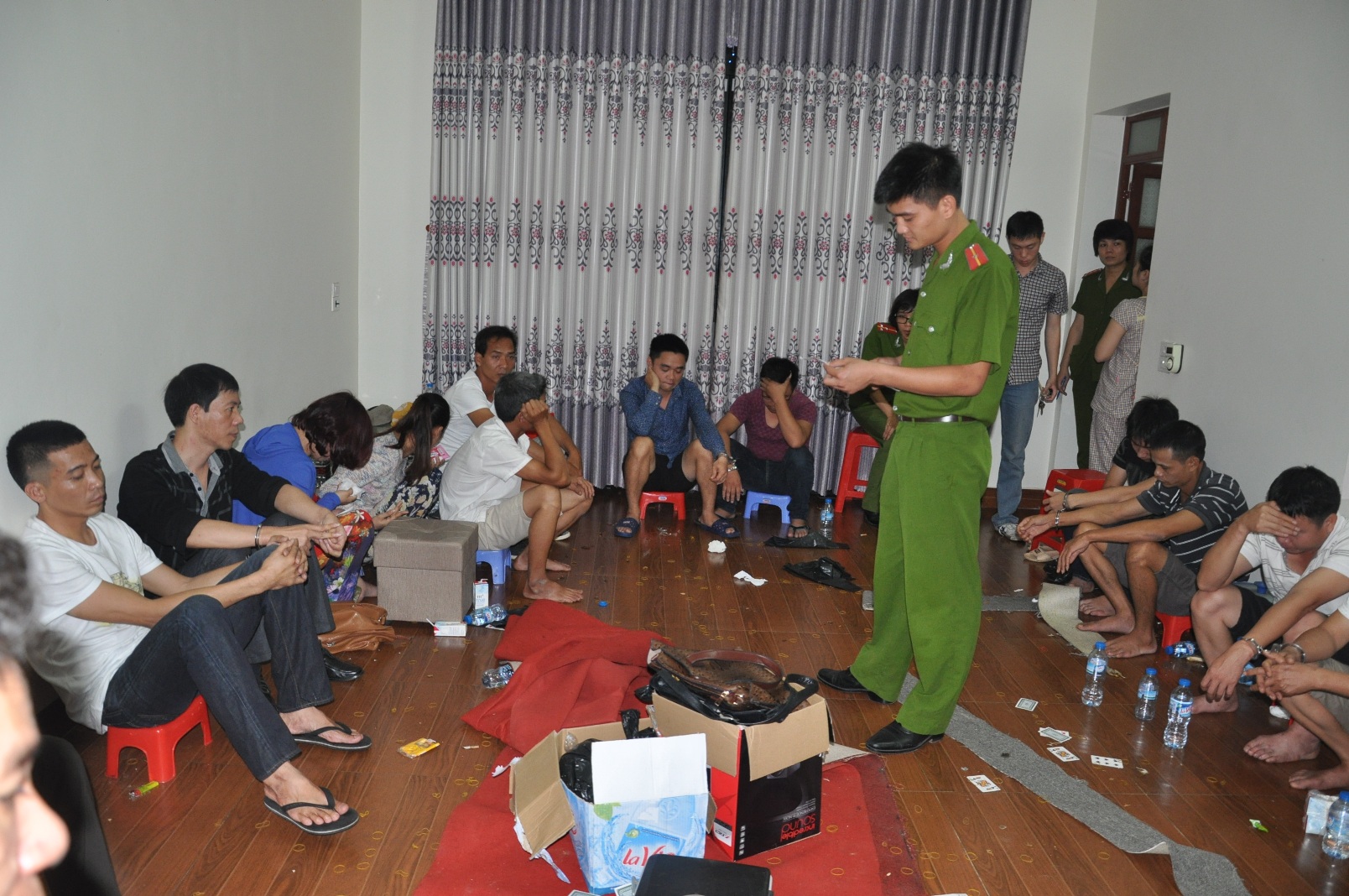 c&aacute;c đối tượng bị bắt giữ