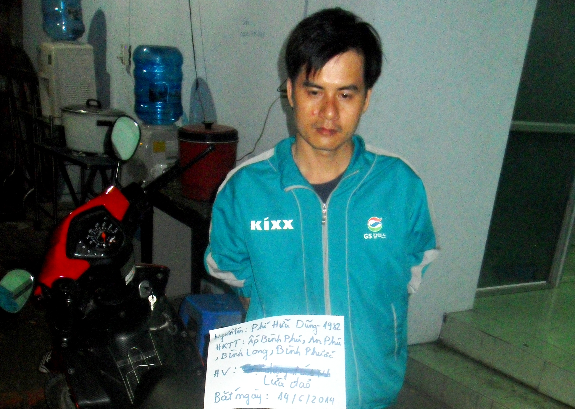 Giả công an đi “săn gái”