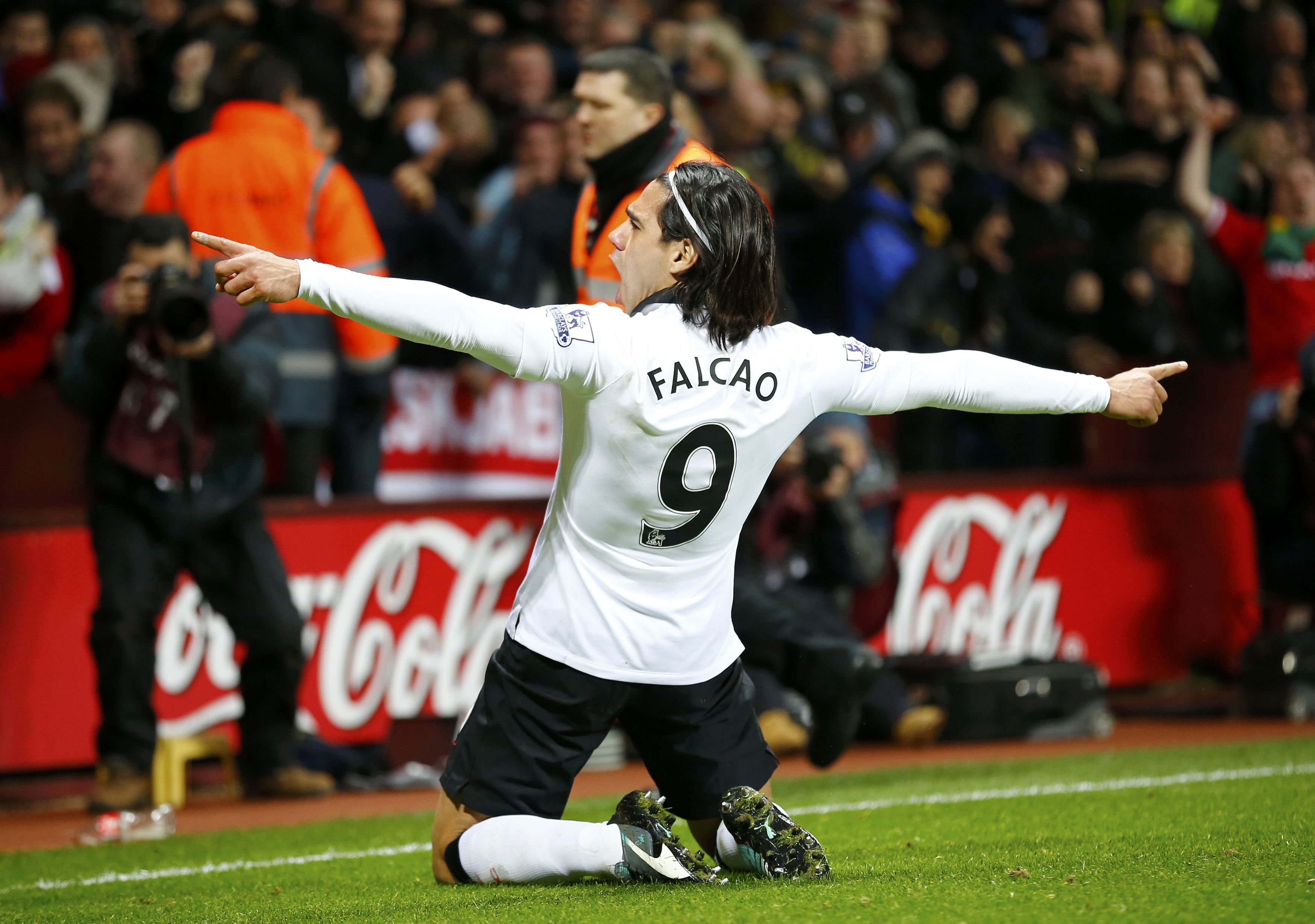 Falcao đ&atilde; ghi b&agrave;n trở lại hứa hẹn cho một cuộc tăng tốc của M.U