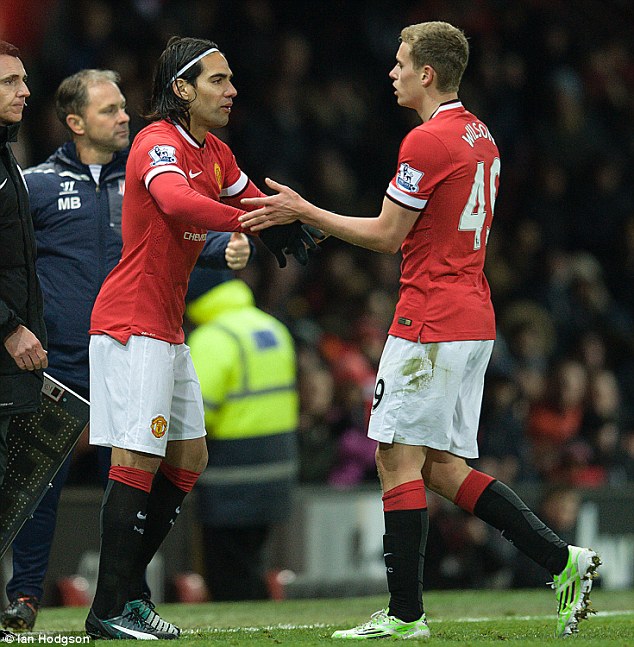 Falcao dự bị cho tiền đạo trẻ James Wilson trogn trận M.U thắng Stoke City