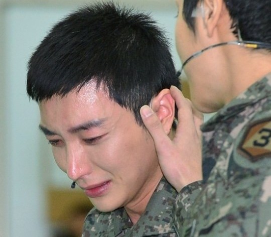 Bố của Leeteuk giết cha, mẹ trước khi tự sát?