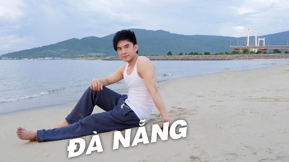 Đan Trường "khoe dáng" trên bãi biển
