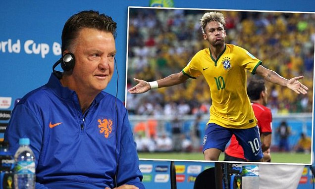 HLV Van Gaal “tố” FIFA thiên vị Brazil