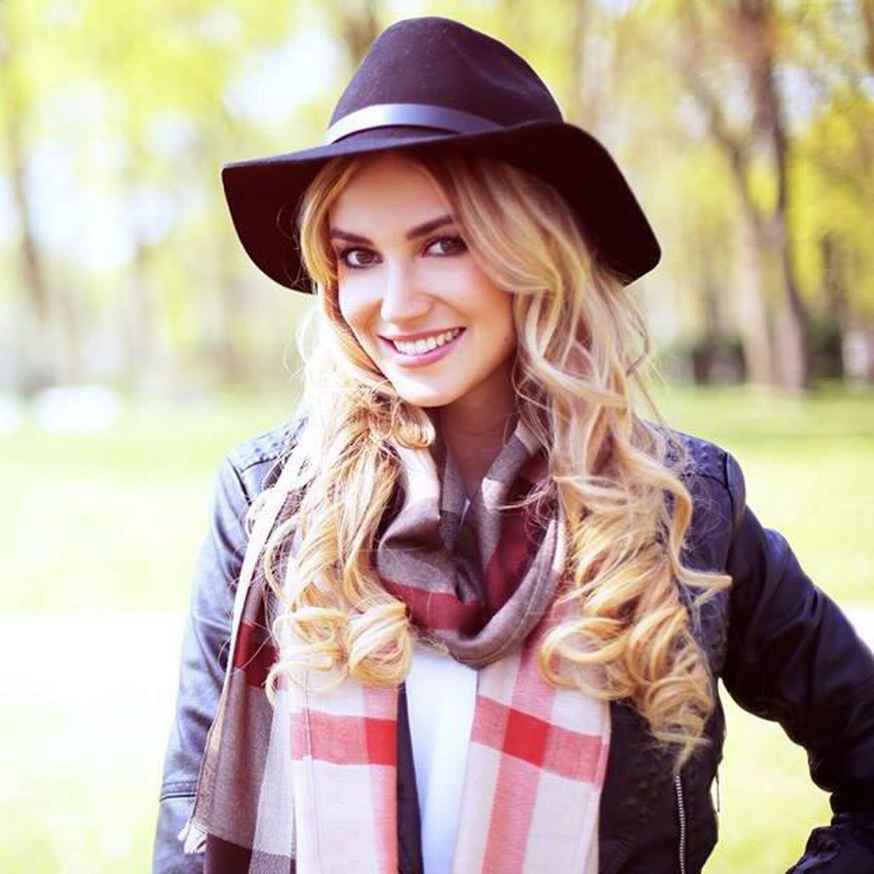 Melanie Rickinger, bạn gái của Lell