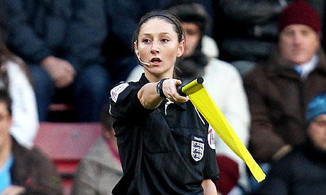 Nữ trở lý trọng tài ở Premier League - Sian Massey