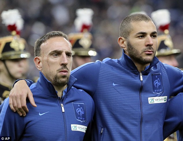 Ribery v&agrave; Benzema trong m&agrave;u &aacute;o tuyển Ph&aacute;p