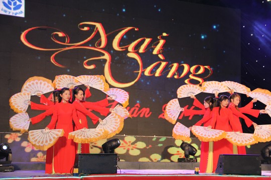 Ga la Mai Vàng chào xuân 2010