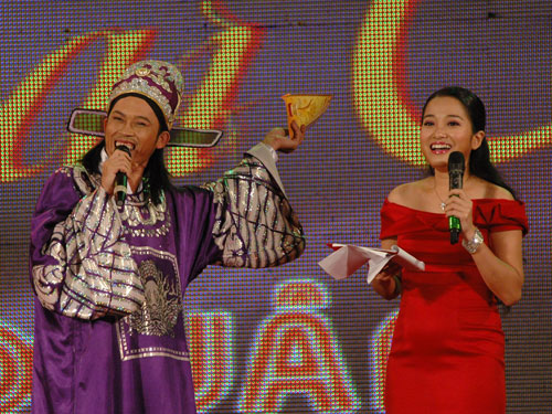 Ga la Mai Vàng chào xuân 2012