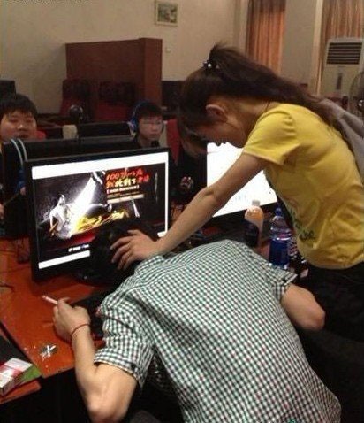 Mê chơi game sẽ để lại nhiều hệ lụy xấu với giới trẻ ẢNH: MINH HỌA