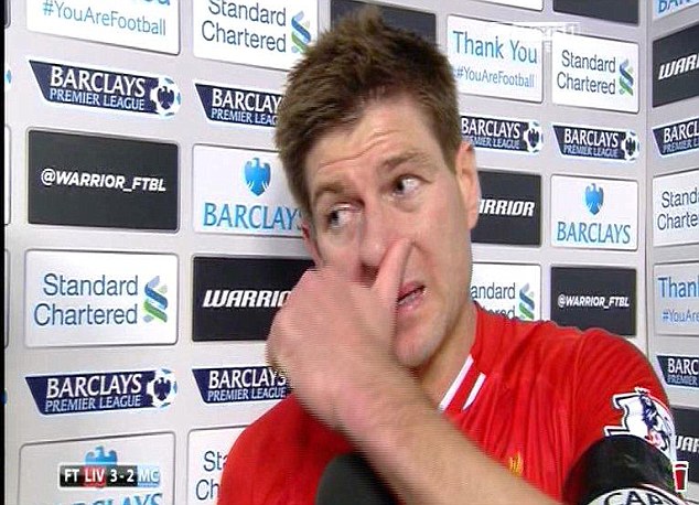 Gerrard vẫn c&ograve;n x&uacute;c động trong cuộc họp b&aacute;o