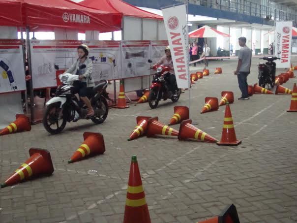 Công nhân hưởng ứng văn hóa giao thông