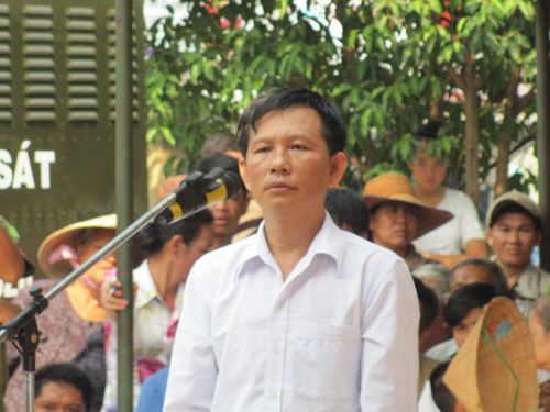 Chú đâm chết cháu vì tội chọc ghẹo chó