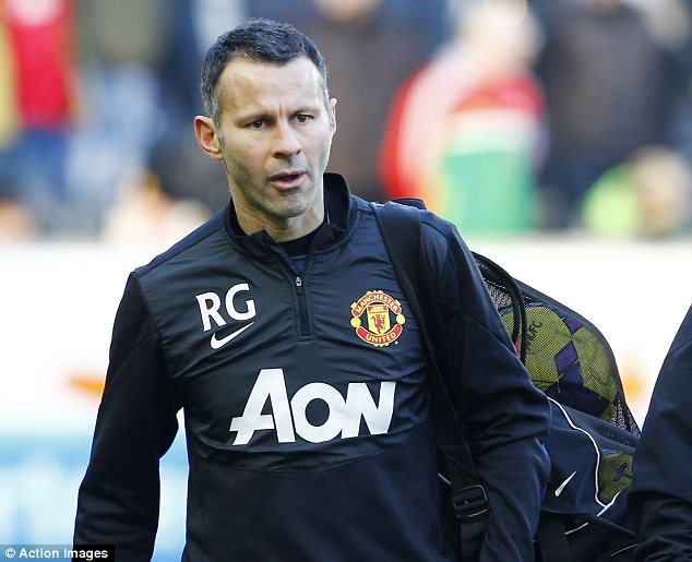 Giggs có cơ hội làm việc chung với đồng đội cũ Roy Keane
