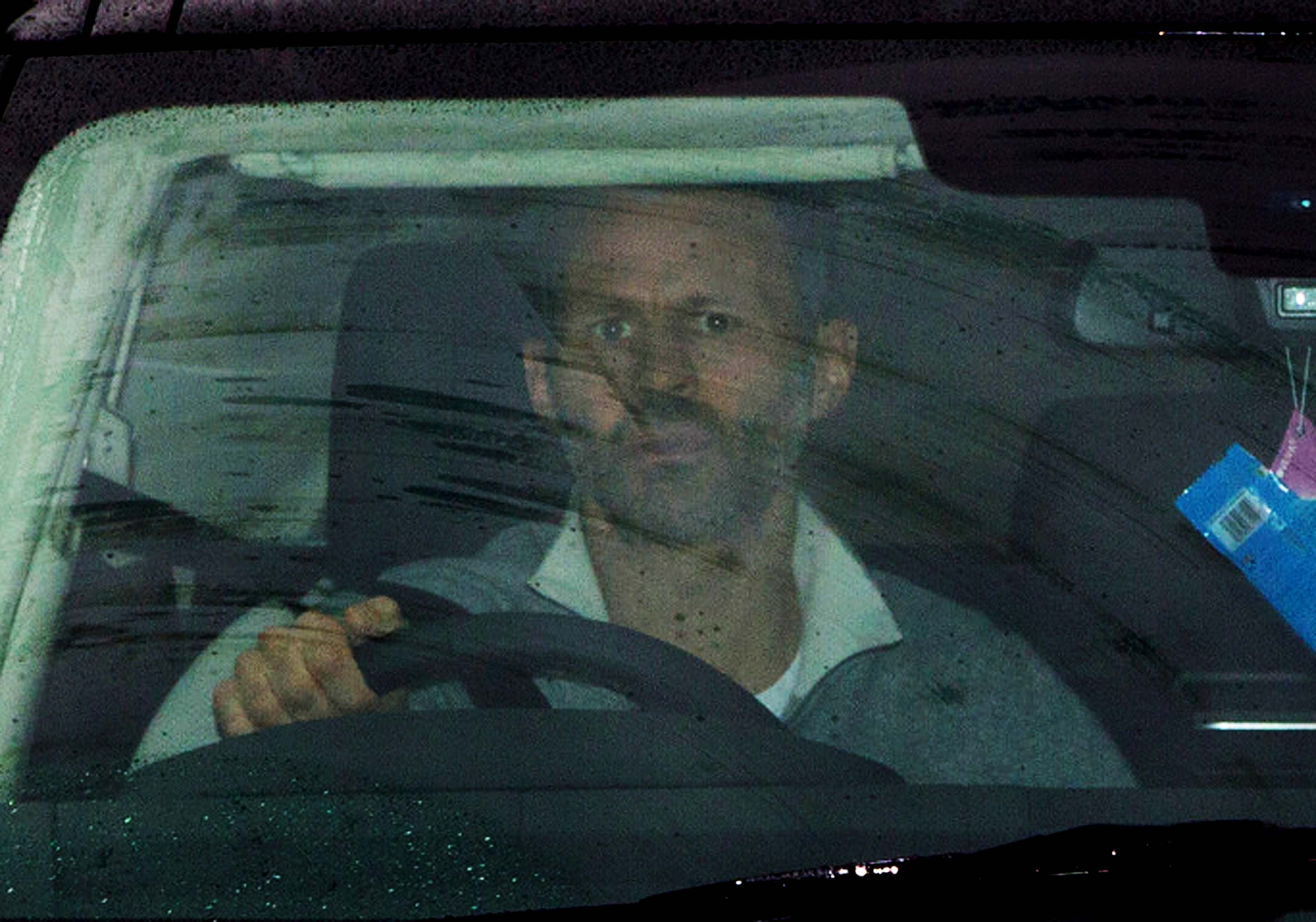 D&ugrave; ủng hộ thầy Moyes nhưng c&aacute;c cầu thủ kh&ocirc;ng hề được nhắc đến trong thư chia tay. Trong ảnh: Giggs, Rooney v&agrave; Ferdinand đến s&acirc;n tập lần cuối với HLV Moyes.