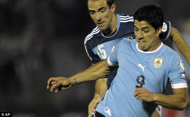 Suarez có nguy cơ bỏ lỡ VCK World Cup 2014