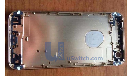 Theo thiết kế rò rỉ vỏ mặt sau của iPhone 6 cho thấy logo táo khuyết không liền khối, điều này giúp chúng có thể phát ra các tín hiệu từ đèn thông báo.