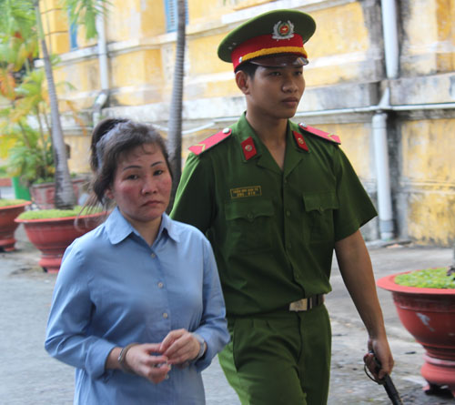 Nguyễn Ngọc Giàu bị dẫn giải về trại giam