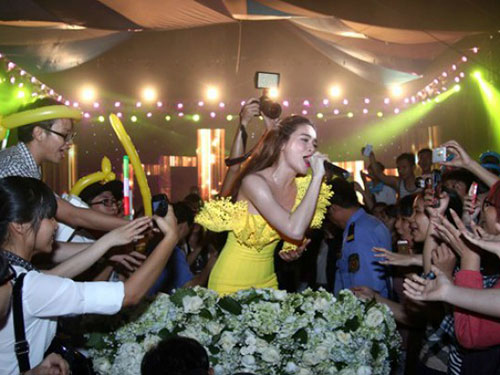 Cuộc đua live show xuyên Việt