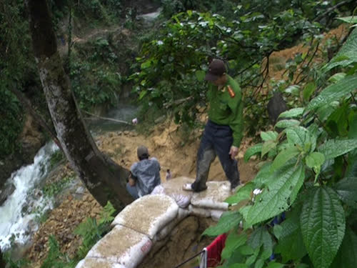 Tìm thấy thi thể 2 phu vàng bị vùi lấp sau hơn 2 tháng