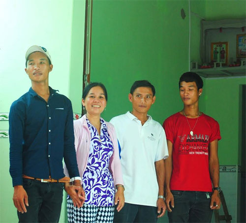 Hào Anh thúc mẹ bán đất mua từ tiền của các nhà hảo tâm