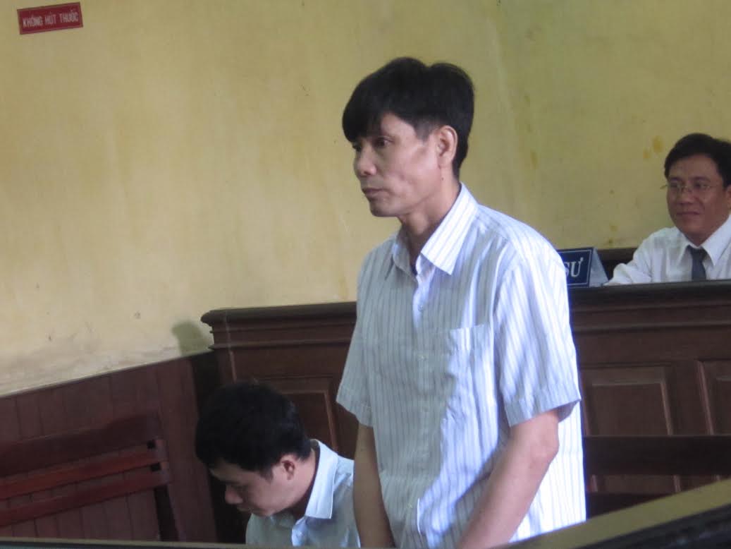 Lãnh 20 năm tù vì 5 năm hiếp dâm con riêng của vợ