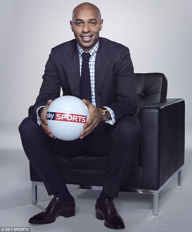 B&igrave;nh luận vi&ecirc;n ki&ecirc;m đại sứ to&agrave;n cầu Thierry Henry